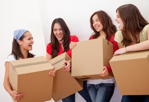 Moving truck service for homes and flats in Walworth